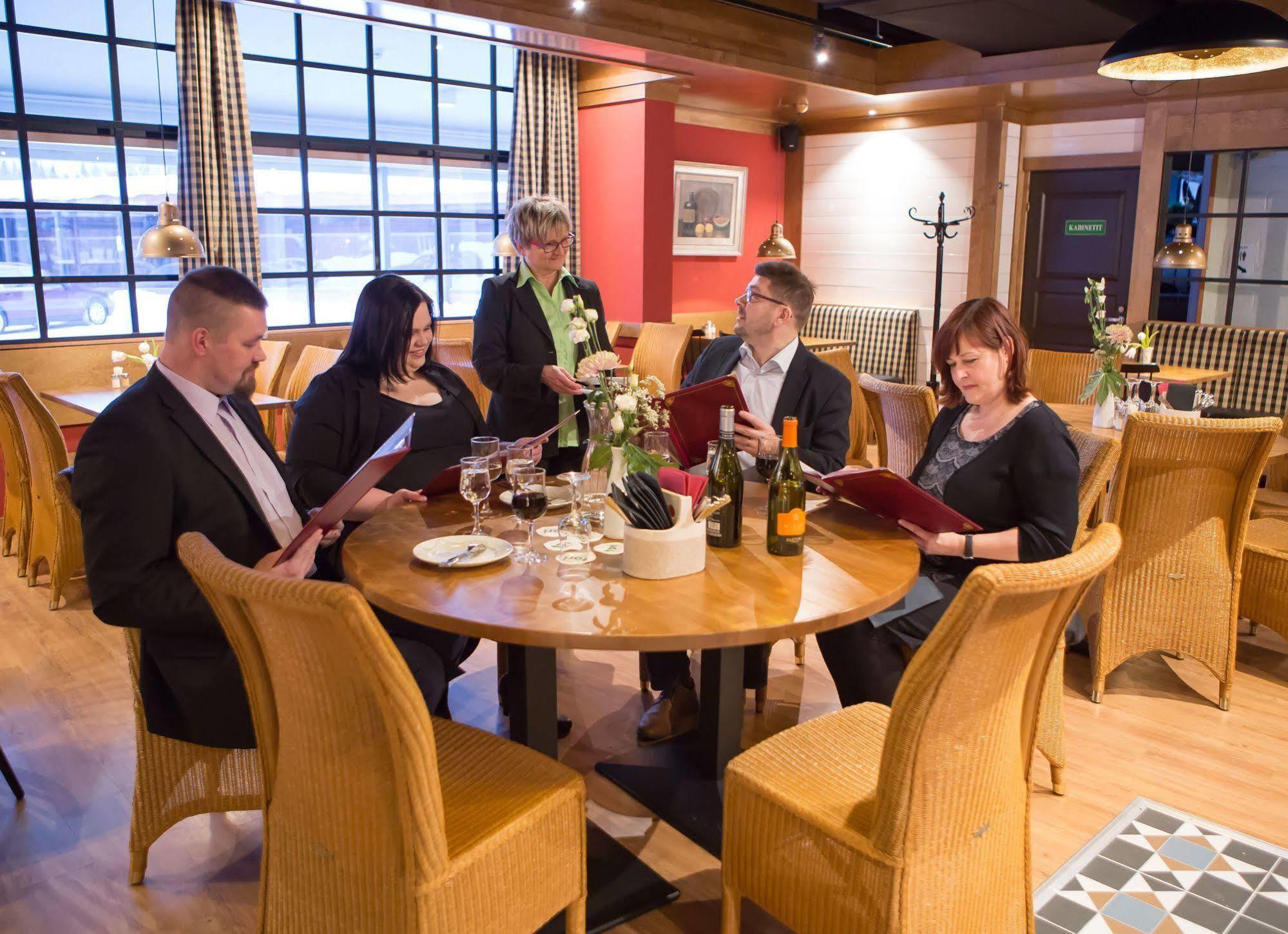 Finlandia Hotel Isovalkeinen Kuopio Extérieur photo
